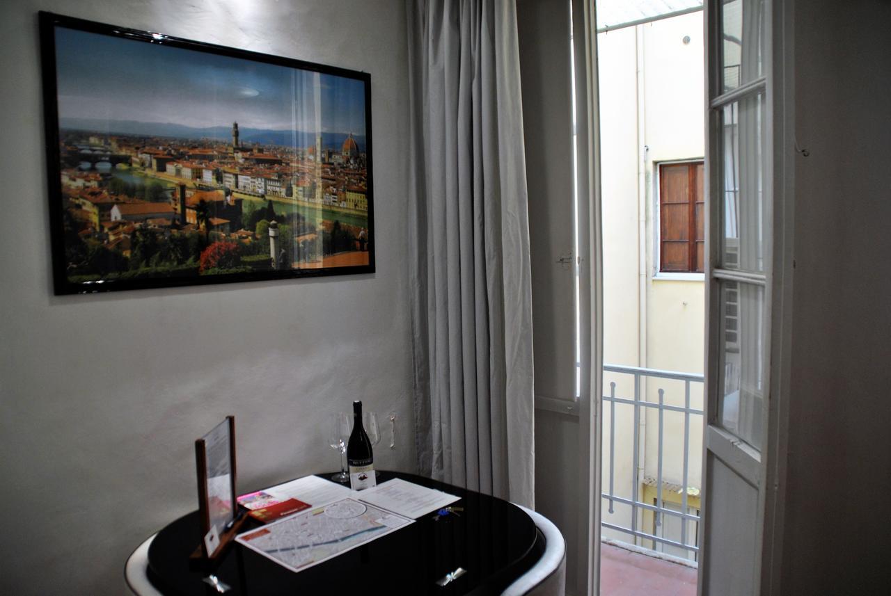 Firenze Rentals Suite Servi ภายนอก รูปภาพ