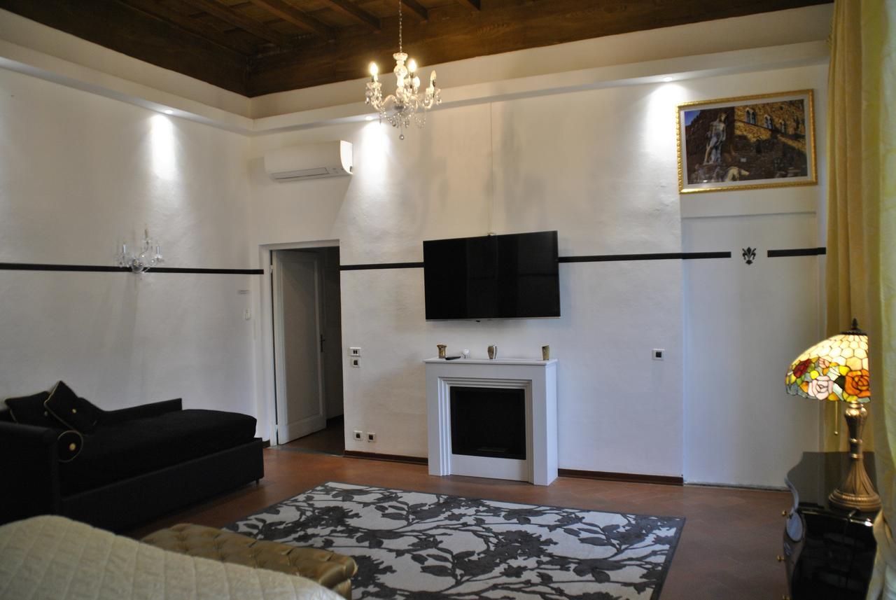 Firenze Rentals Suite Servi ภายนอก รูปภาพ