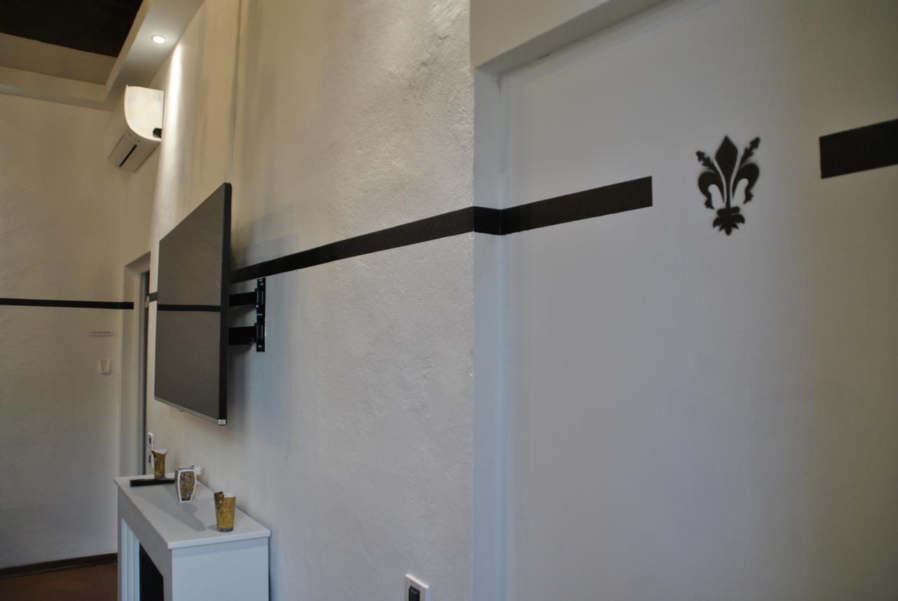 Firenze Rentals Suite Servi ภายนอก รูปภาพ